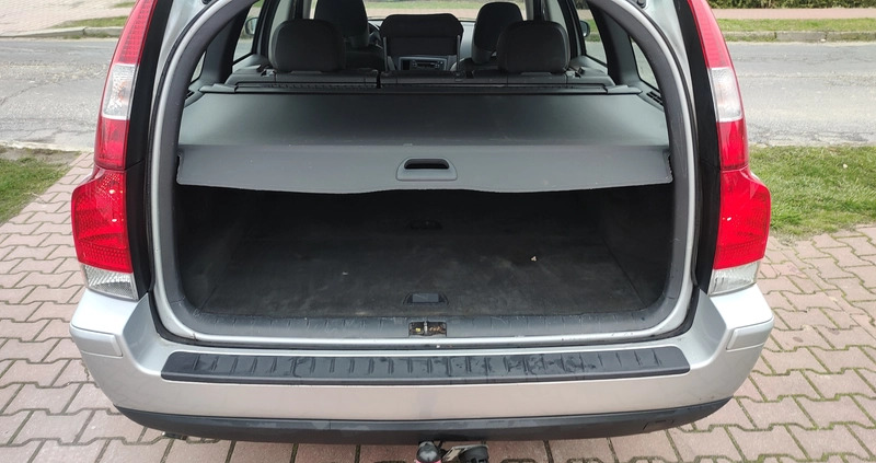 Volvo V70 cena 12999 przebieg: 249000, rok produkcji 2005 z Wieruszów małe 667